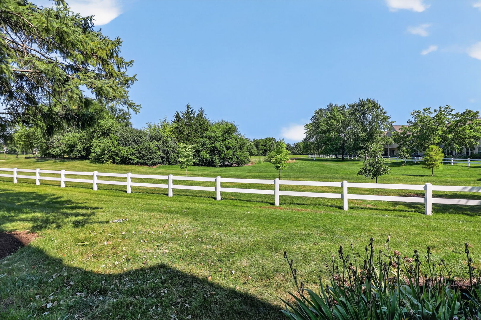 2nd image of 181 Inverness Ct, Elk Grove Village, IL 60007