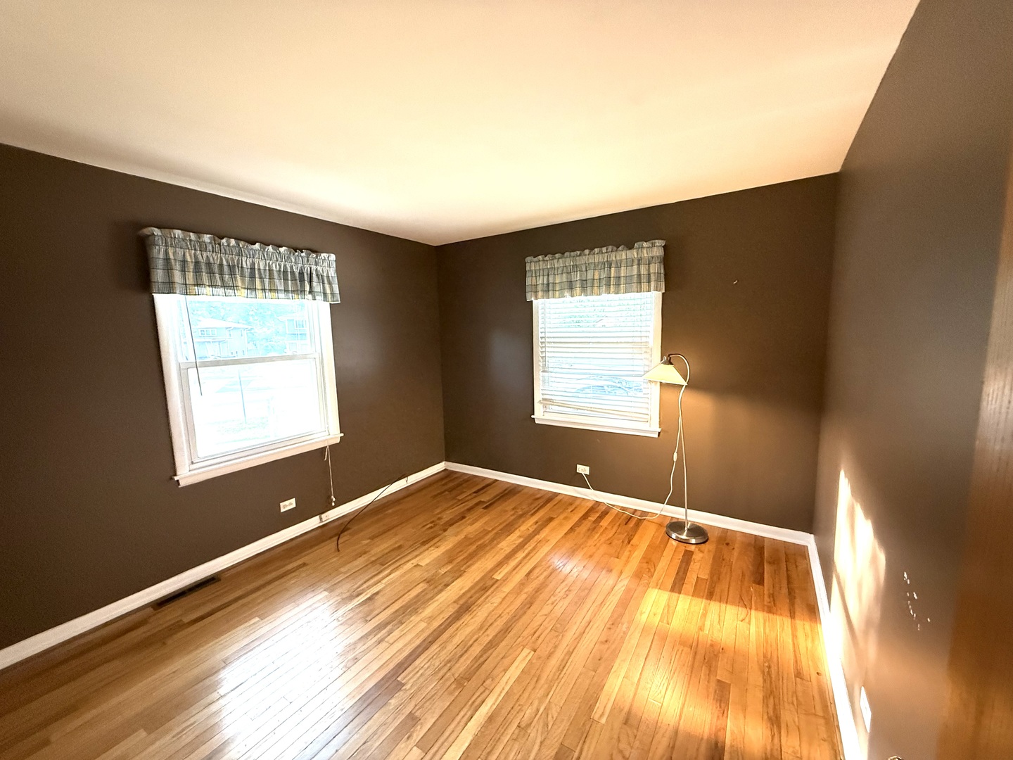 2nd image of 332 W Gartner Rd, Naperville, IL 60540 | MLS# 12696964