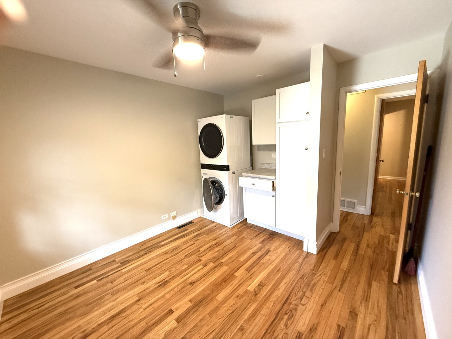 5th image of 332 W Gartner Rd, Naperville, IL 60540 | MLS# 12696964