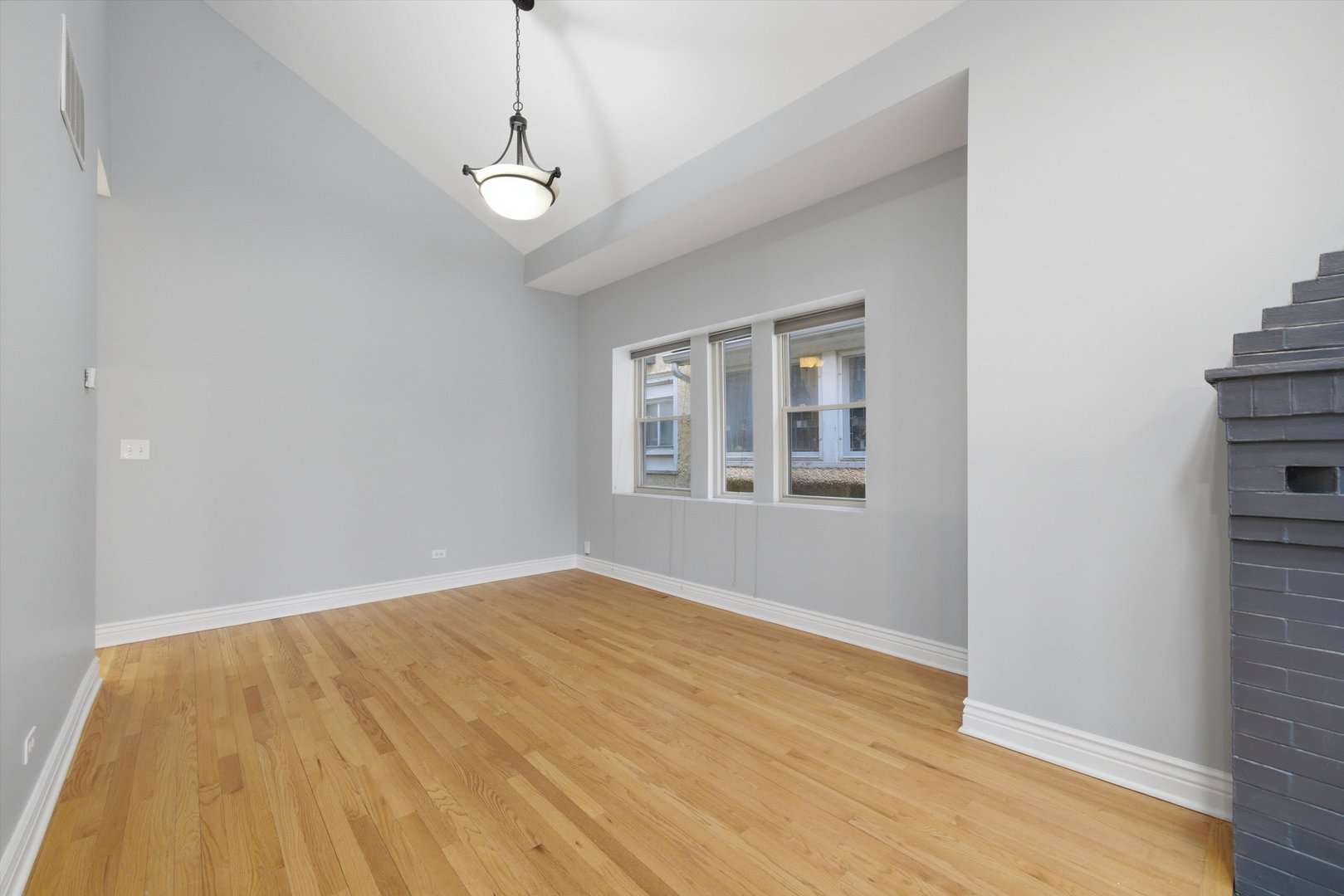 4th image of 4545 N Lawndale Ave, Chicago, IL 60625 | MLS# 12696997