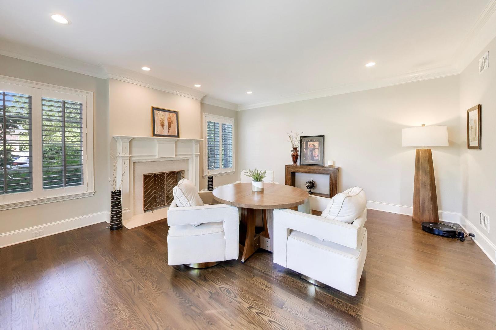 5th image of 1871 W Salisbury Ln, Lake Forest, IL 60045 | MLS# 12697027