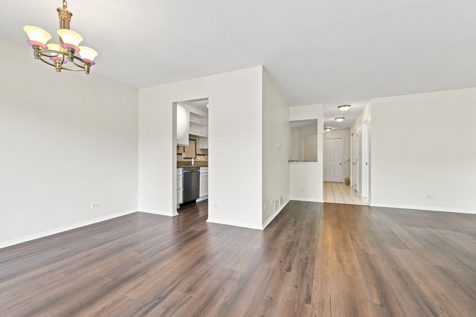 4th image of 1509 N Saint Marks Pl, Palatine, IL 60067 | MLS# 12697424