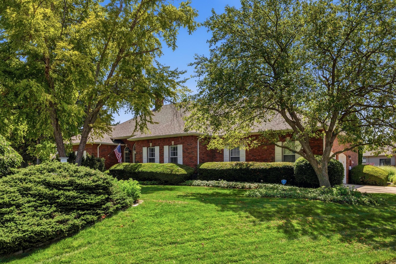 Homes for sale in Champaign, IL | 1610 Yorkshire Dr, Champaign, IL 61822 | MLS# 12697501