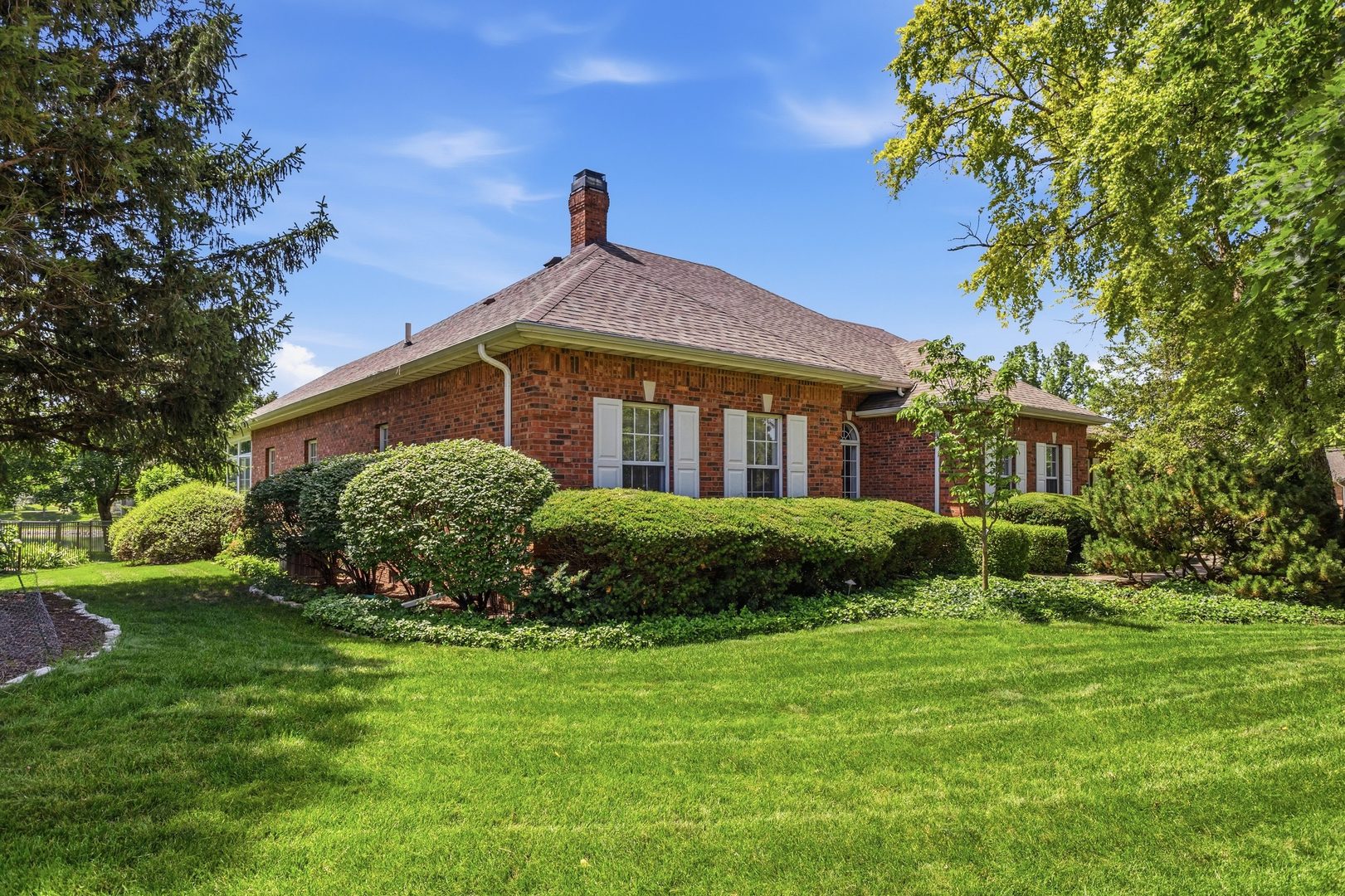 Homes for sale in Champaign, IL | 1610 Yorkshire Dr, Champaign, IL 61822 | MLS# 12697501