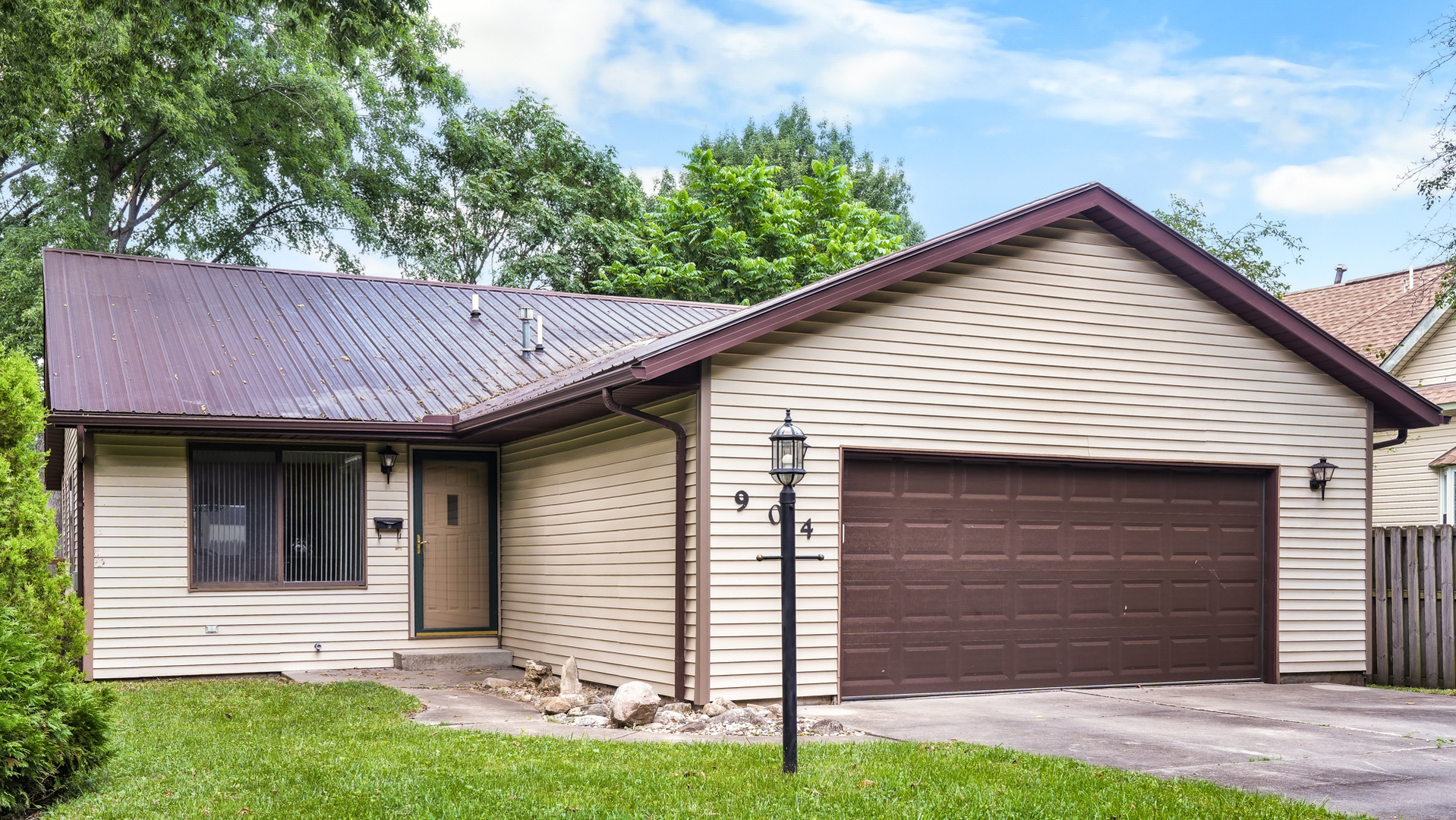 Homes for sale in Urbana, IL | 904 E California Ave, Urbana, IL 61801 | MLS# 12697516