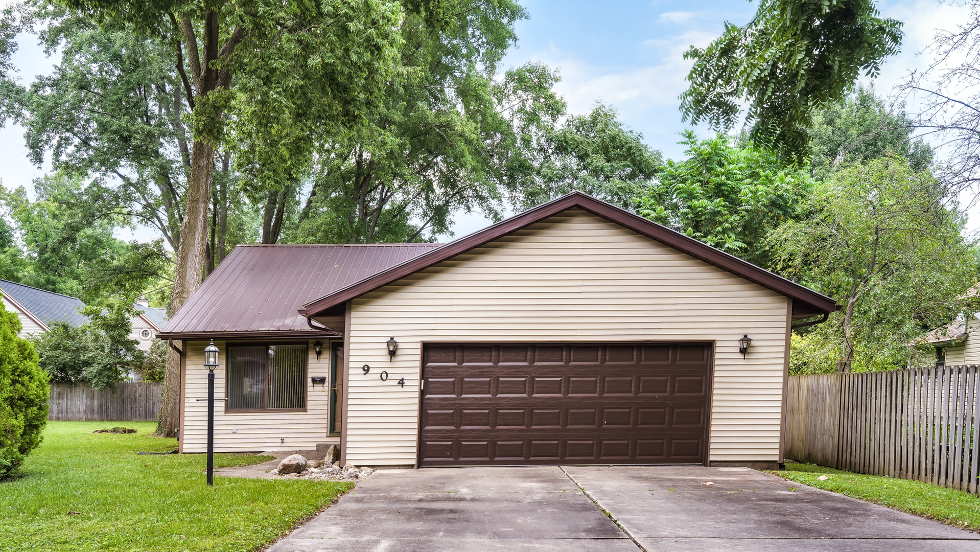 Homes for sale in Urbana, IL | 904 E California Ave, Urbana, IL 61801 | MLS# 12697516