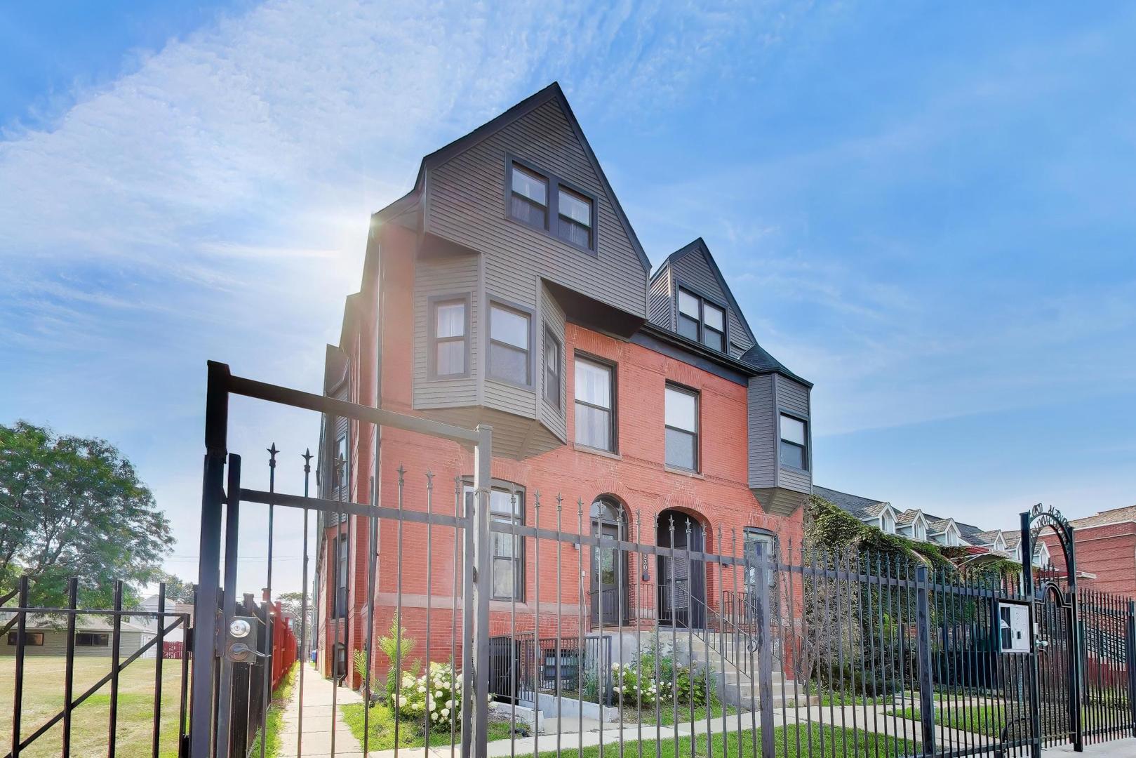 Homes for sale in Chicago, IL | 3330 S Indiana Ave, Chicago, IL 60616