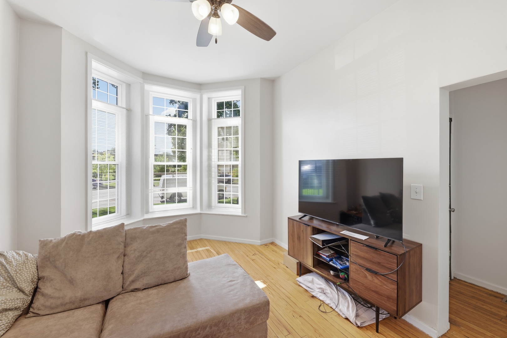 Homes for sale in Chicago, IL | 3819 S Wabash Ave, Chicago, IL 60653 | MLS# 12697744
