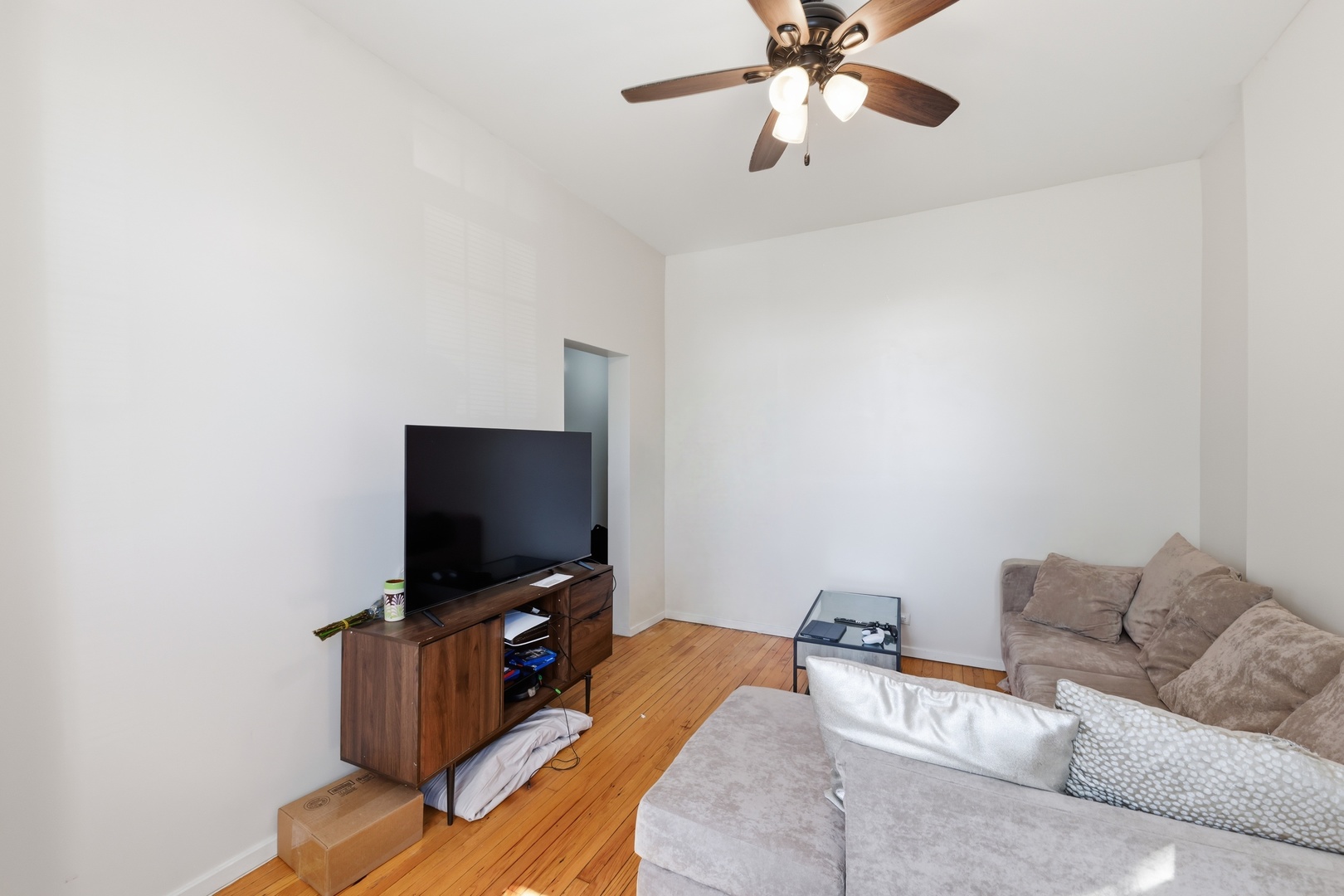Homes for sale in Chicago, IL | 3819 S Wabash Ave, Chicago, IL 60653 | MLS# 12697744