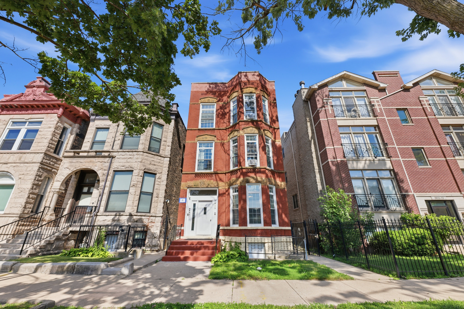 Homes for sale in Chicago, IL | 3819 S Wabash Ave, Chicago, IL 60653 | MLS# 12697744