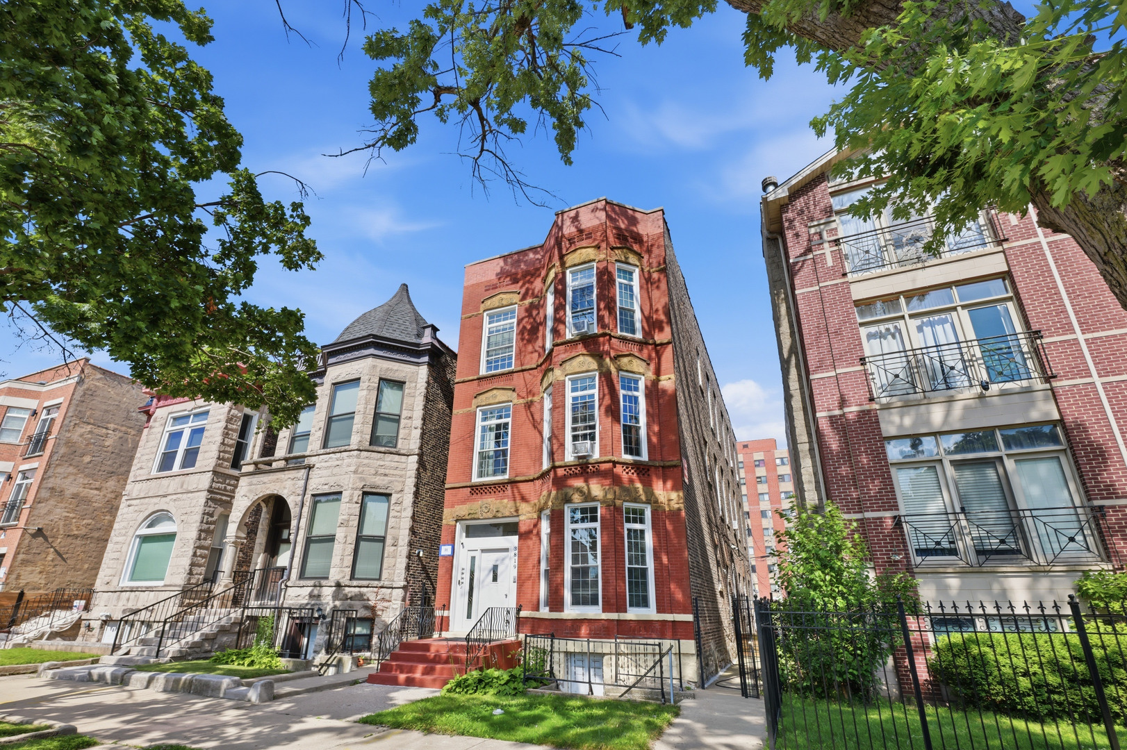 Homes for sale in Chicago, IL | 3819 S Wabash Ave, Chicago, IL 60653 | MLS# 12697744