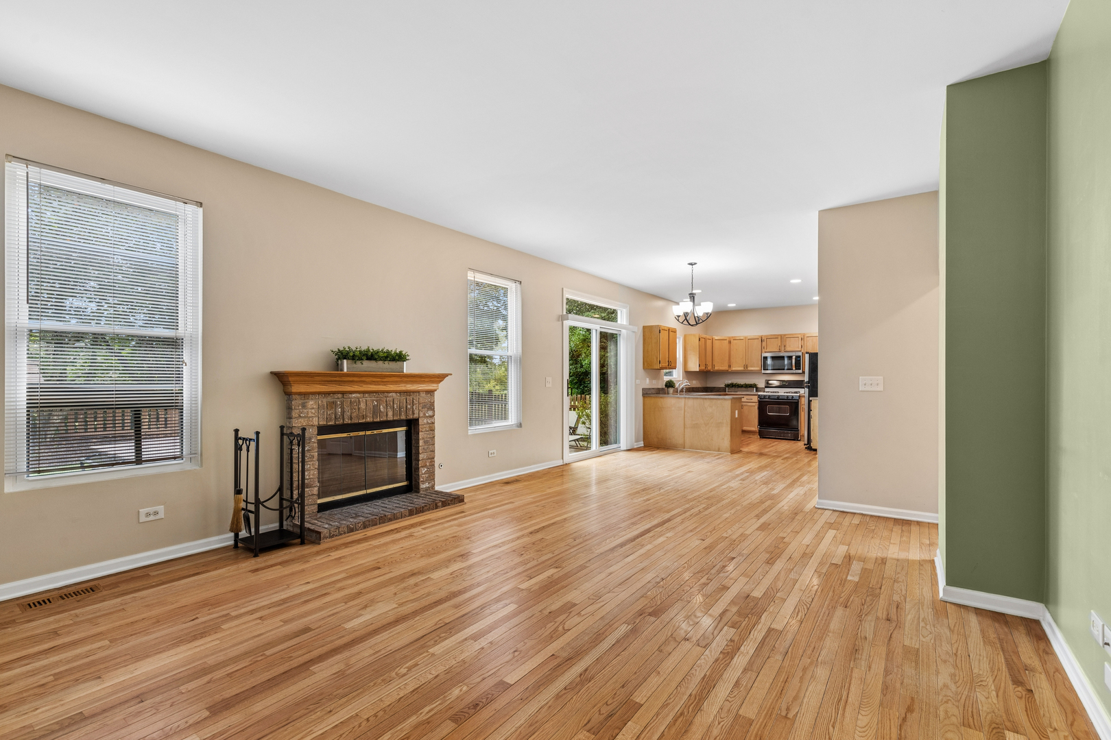 image of 766 Providence Ln, Crystal Lake, IL 60012 | MLS# 12697815