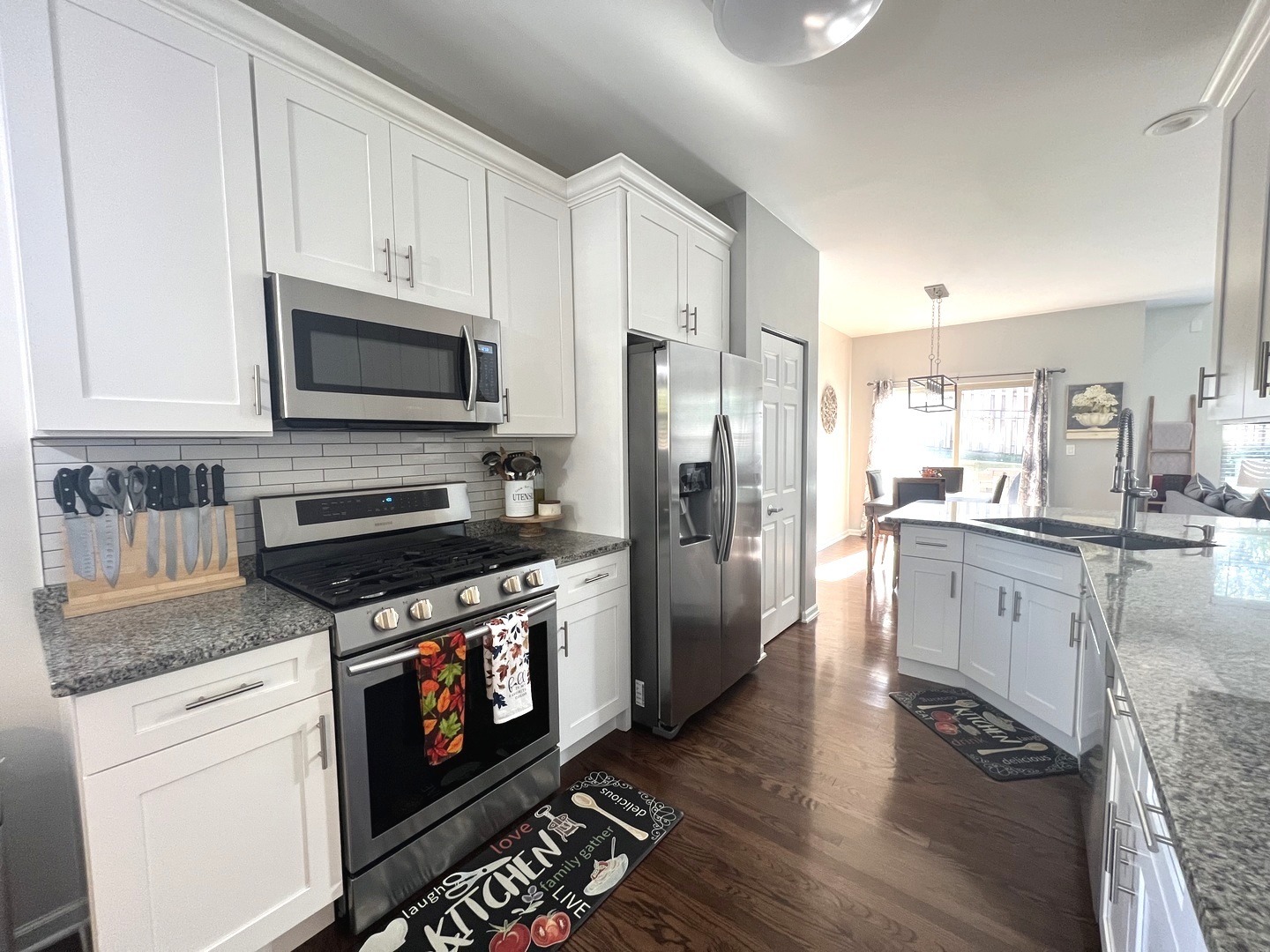2nd image of 615 W St Johns Pl, Addison, IL 60101 | MLS# 12697892