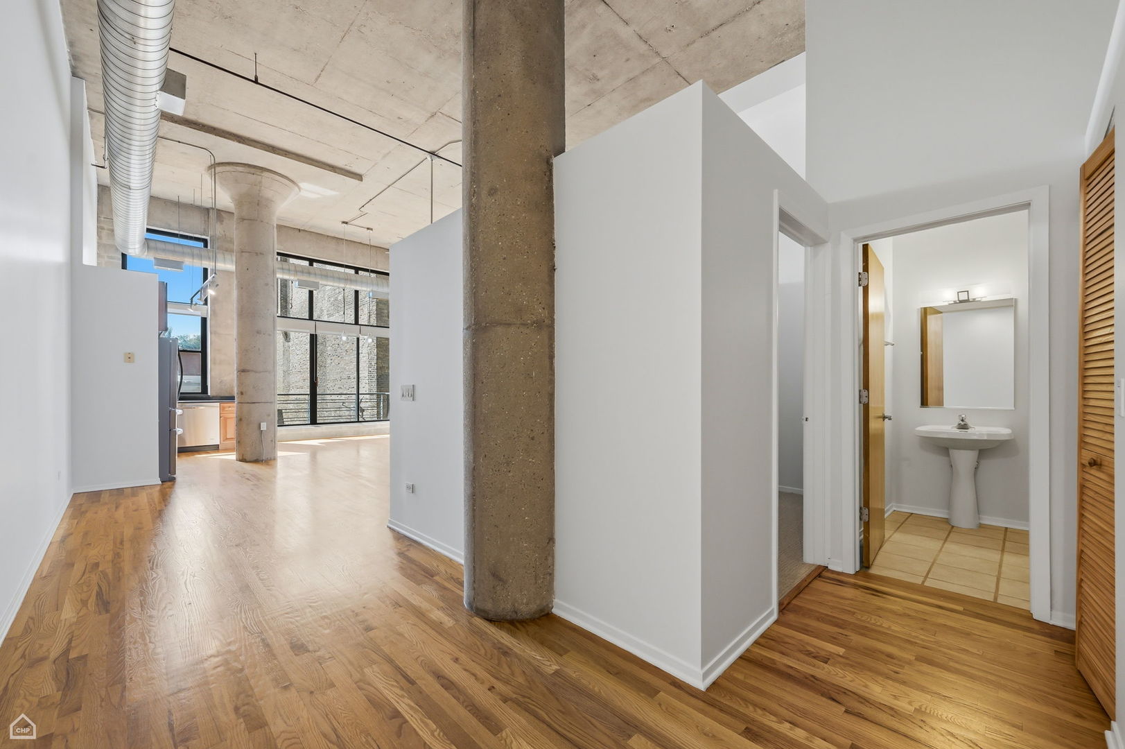 5th image of 1934 N Washtenaw Ave, Chicago, IL 60647