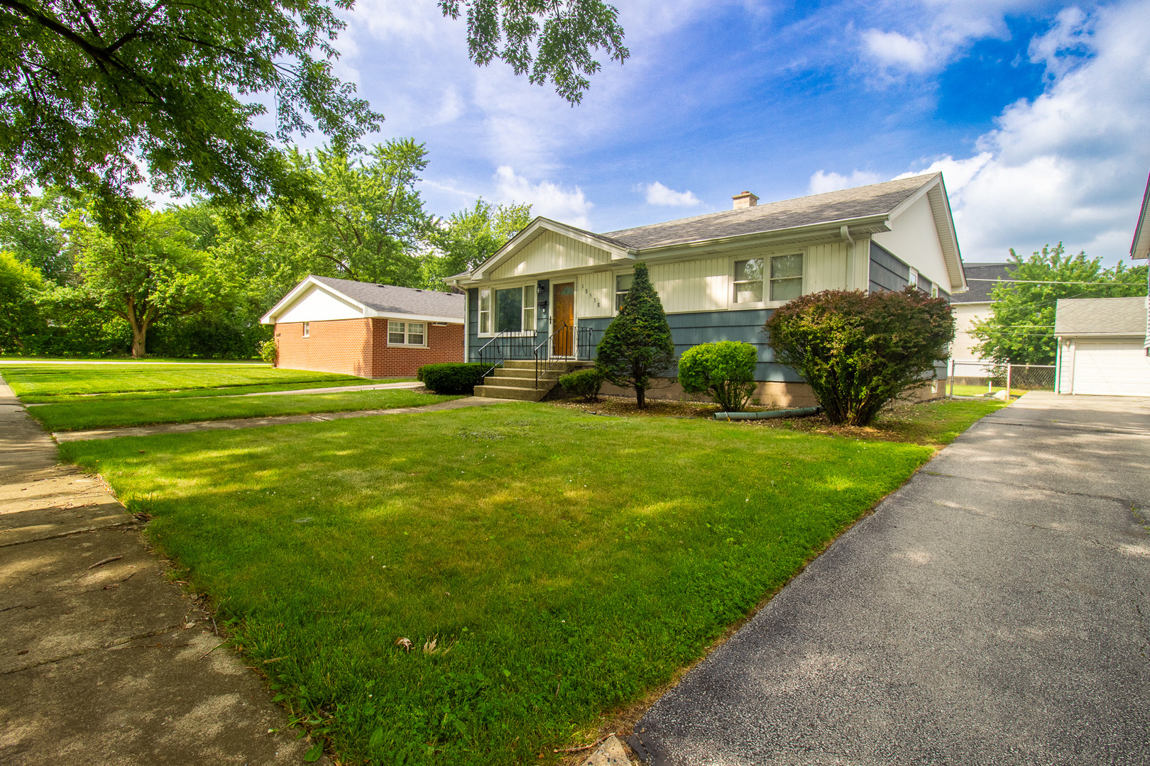 4th image of 18538 Oak Ave, Lansing, IL 60438 | MLS# 12698151