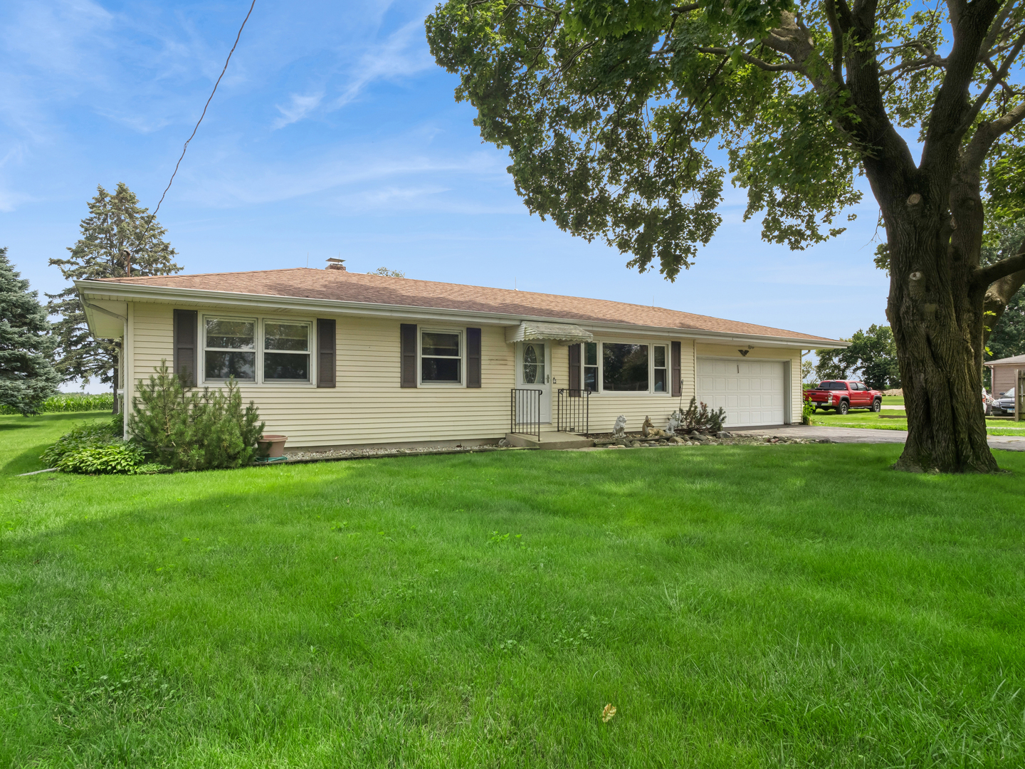 Homes for sale in Hampshire, IL | 12n701 Il Route 47 Route, Hampshire, IL 60140 | MLS# 12698181