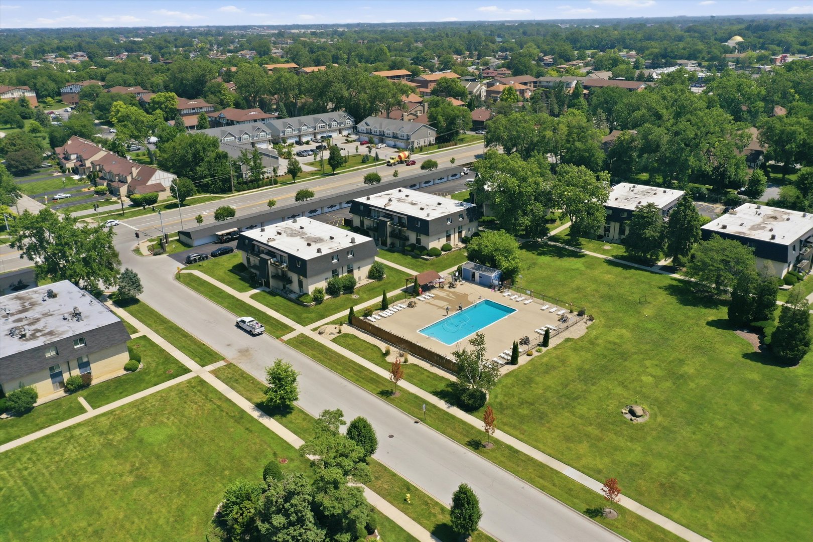 Homes for sale in Palos Hills, IL | 11132 S 84th Avenue, Palos Hills, IL 60465 | Houzeo