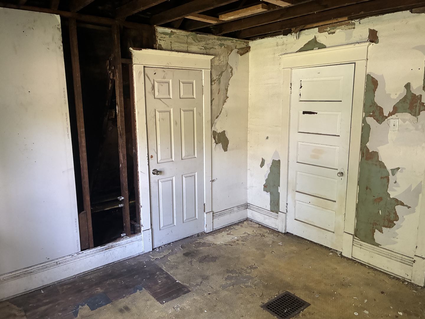 14th image of 1025 W Butler St, Peoria, IL 61605 | MLS# 12698300