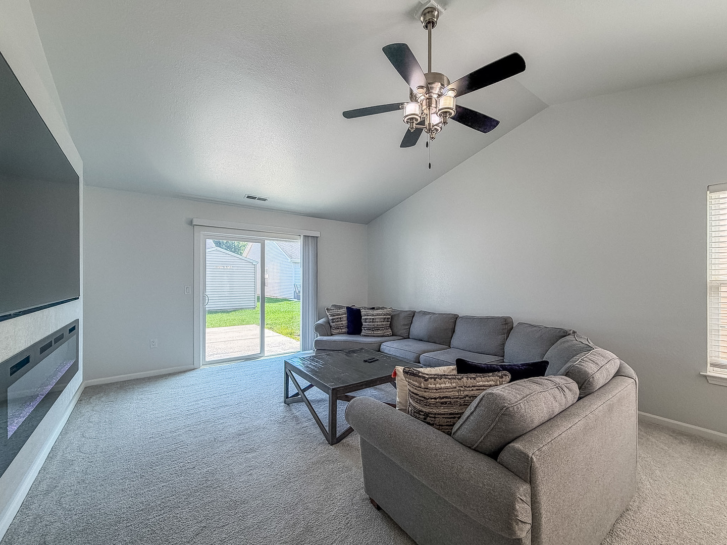 5th image of 615 Corey Ln, Champaign, IL 61822 | MLS# 12698325