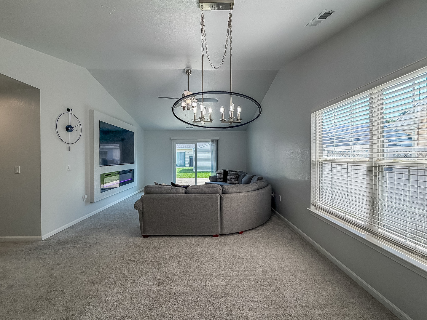 4th image of 615 Corey Ln, Champaign, IL 61822 | MLS# 12698325