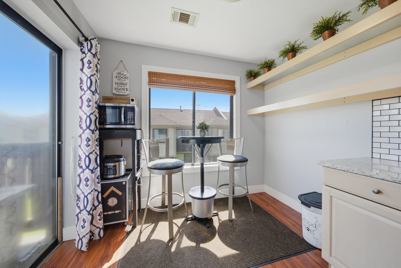Homes for sale in Palatine, IL | 831 E Carriage Ln #2, Palatine, IL 60074 | MLS# 12698386