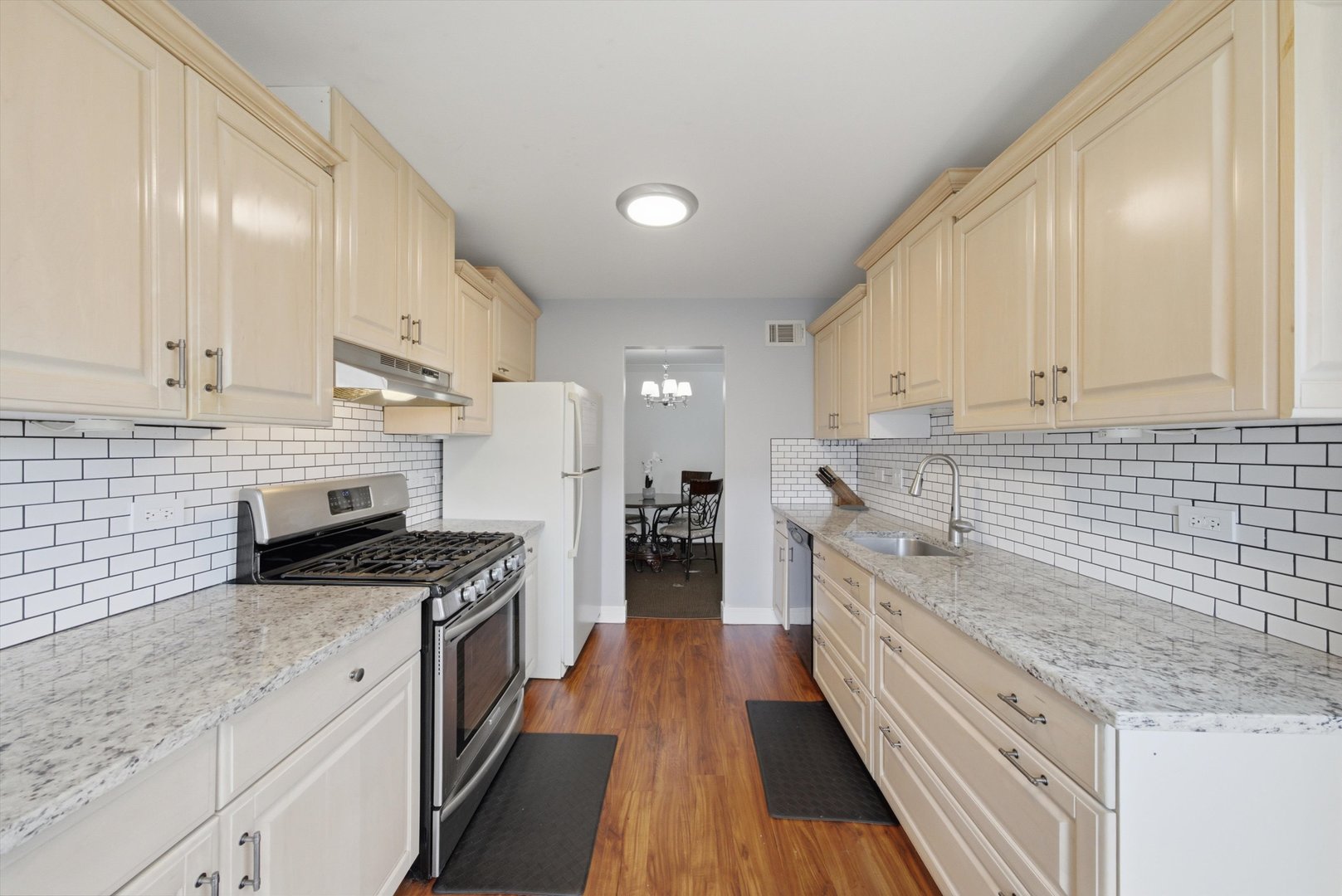 Homes for sale in Palatine, IL | 831 E Carriage Ln #2, Palatine, IL 60074 | MLS# 12698386