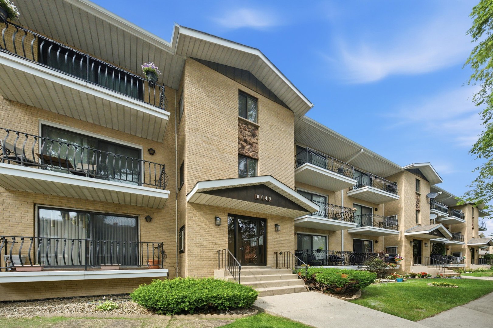 Homes for sale in Chicago Ridge, IL | 9649 S Harlem Ave #3C, Chicago Ridge, IL 60415 | MLS# 12698557