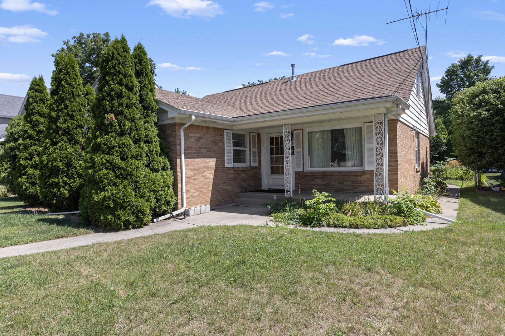 2nd image of 321 N London Ave, Rockford, IL 61107 | MLS# 12698600