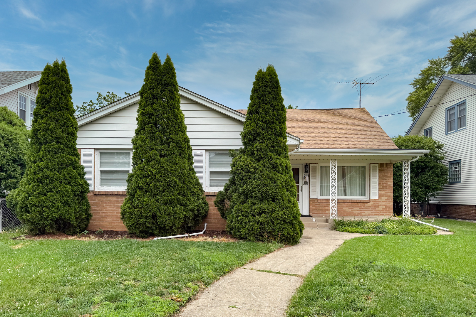 1st image of 321 N London Ave, Rockford, IL 61107 | MLS# 12698600