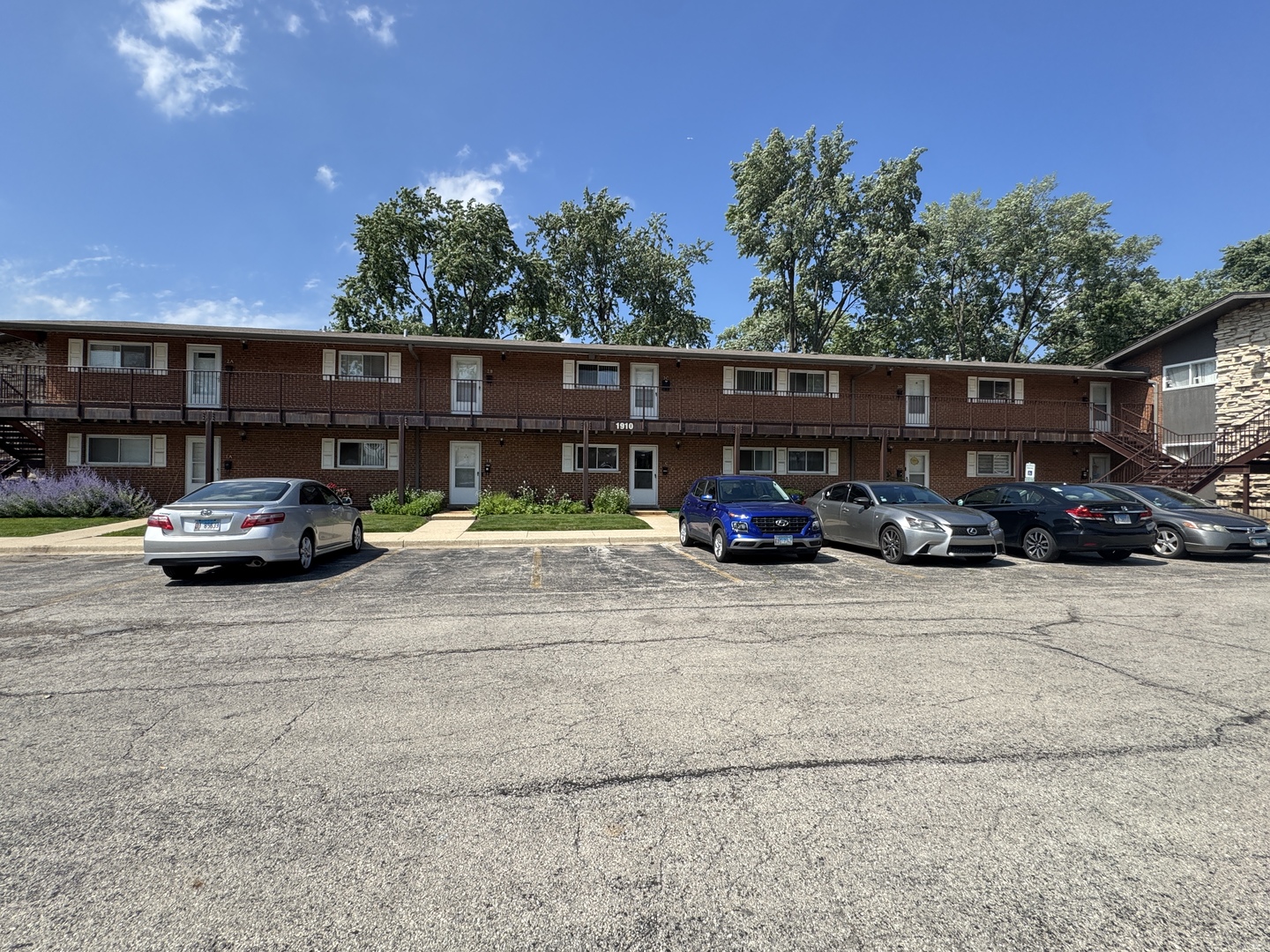 1st image of 1910 W Hatherleigh Ct #2C, Mount Prospect, IL 60056 | MLS# 12698709