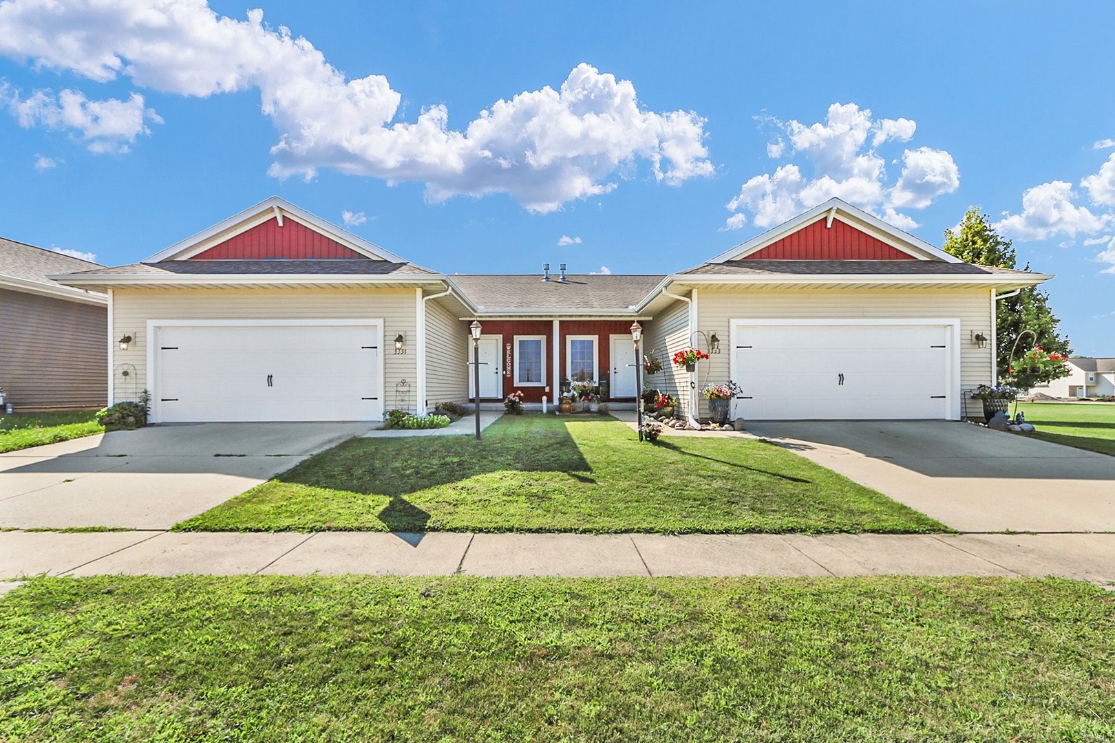 2nd image of 3331 Boulder Ridge Dr, Champaign, IL 61822 | MLS# 12698733