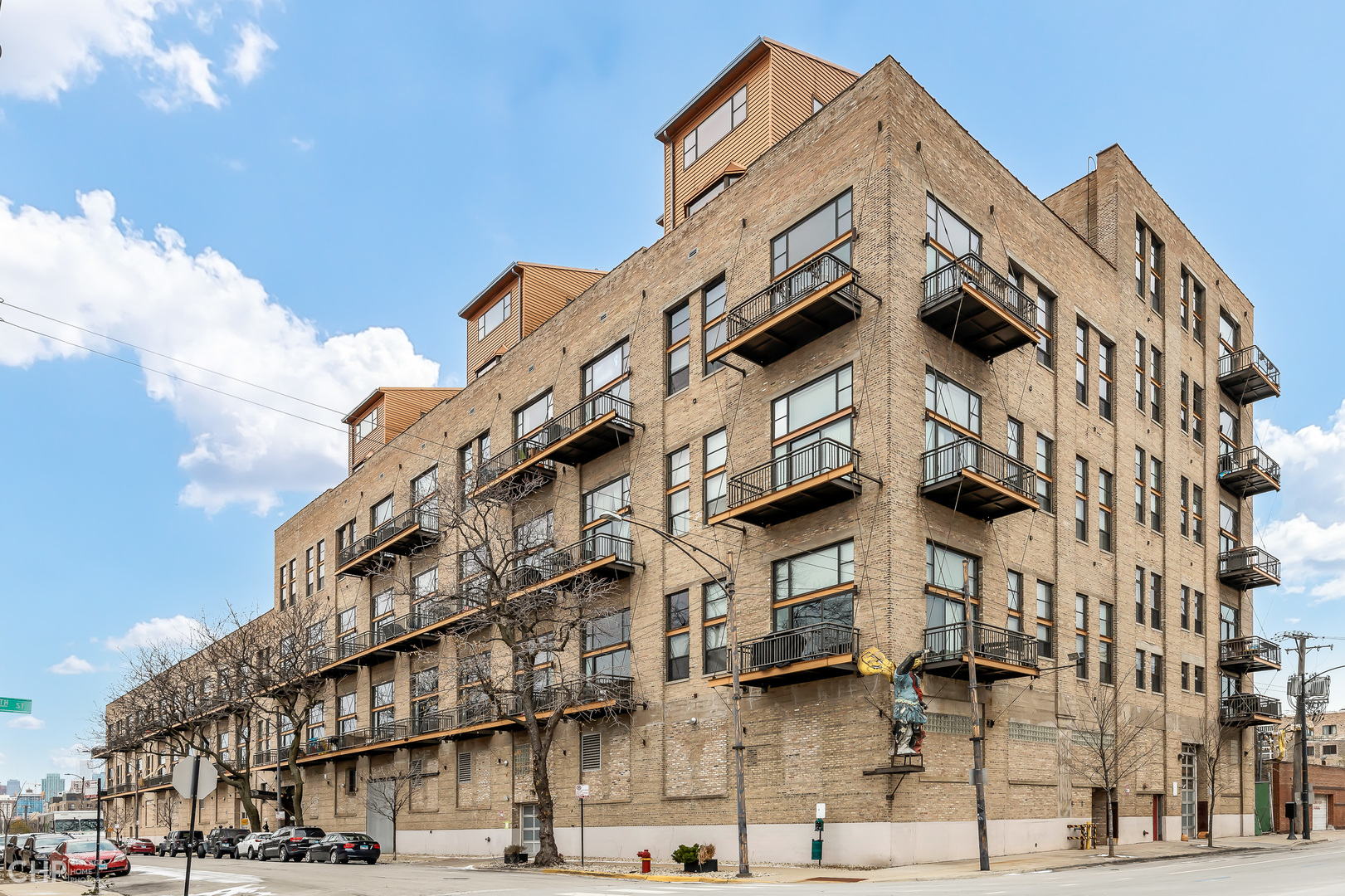 Homes for sale in Chicago, IL | 2545 S Dearborn St, Chicago, IL 60616