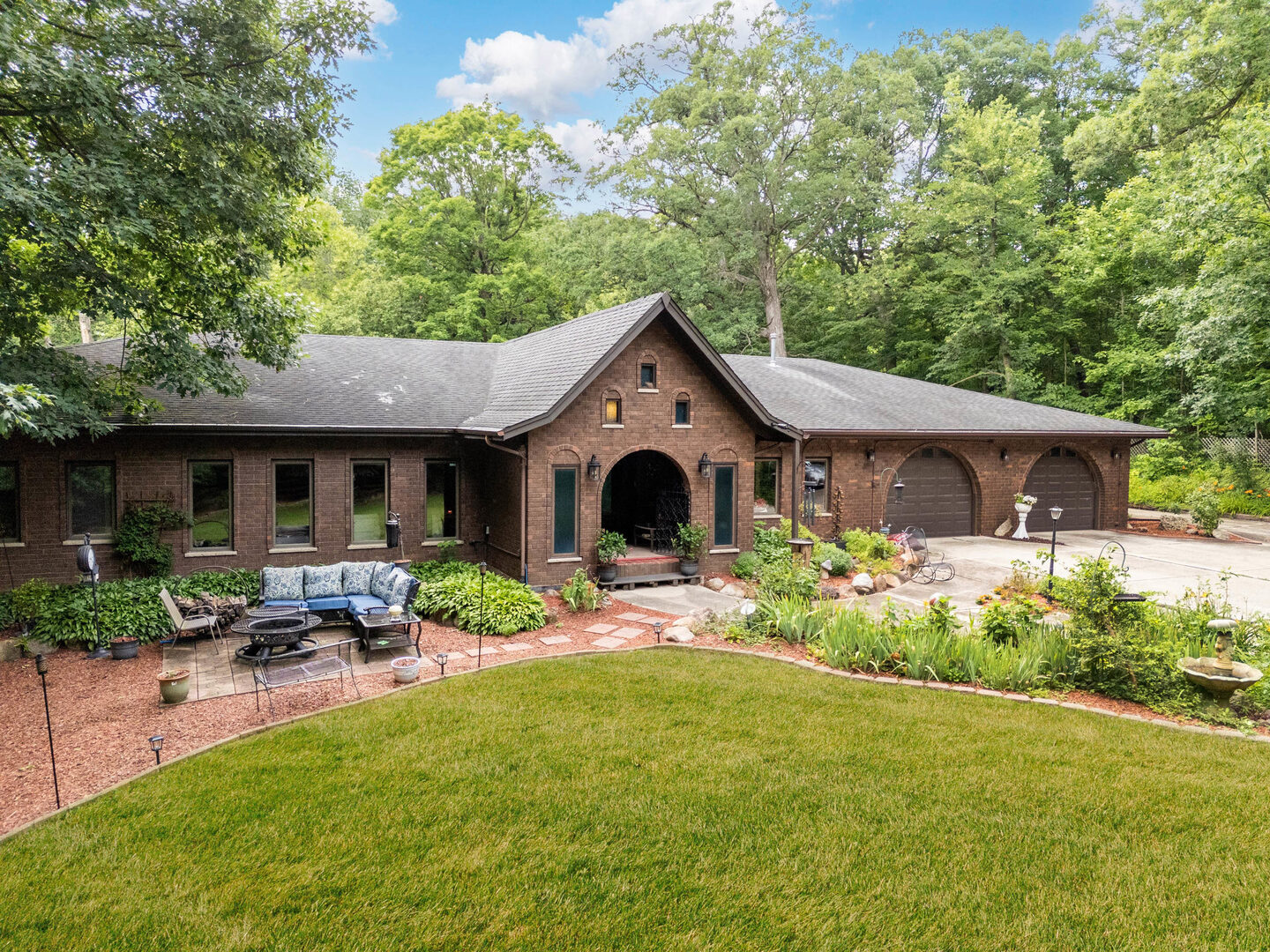 Homes for sale in Homer Glen, IL | 13927 W 167th St, Homer Glen, IL 60491 | MLS# 12698805
