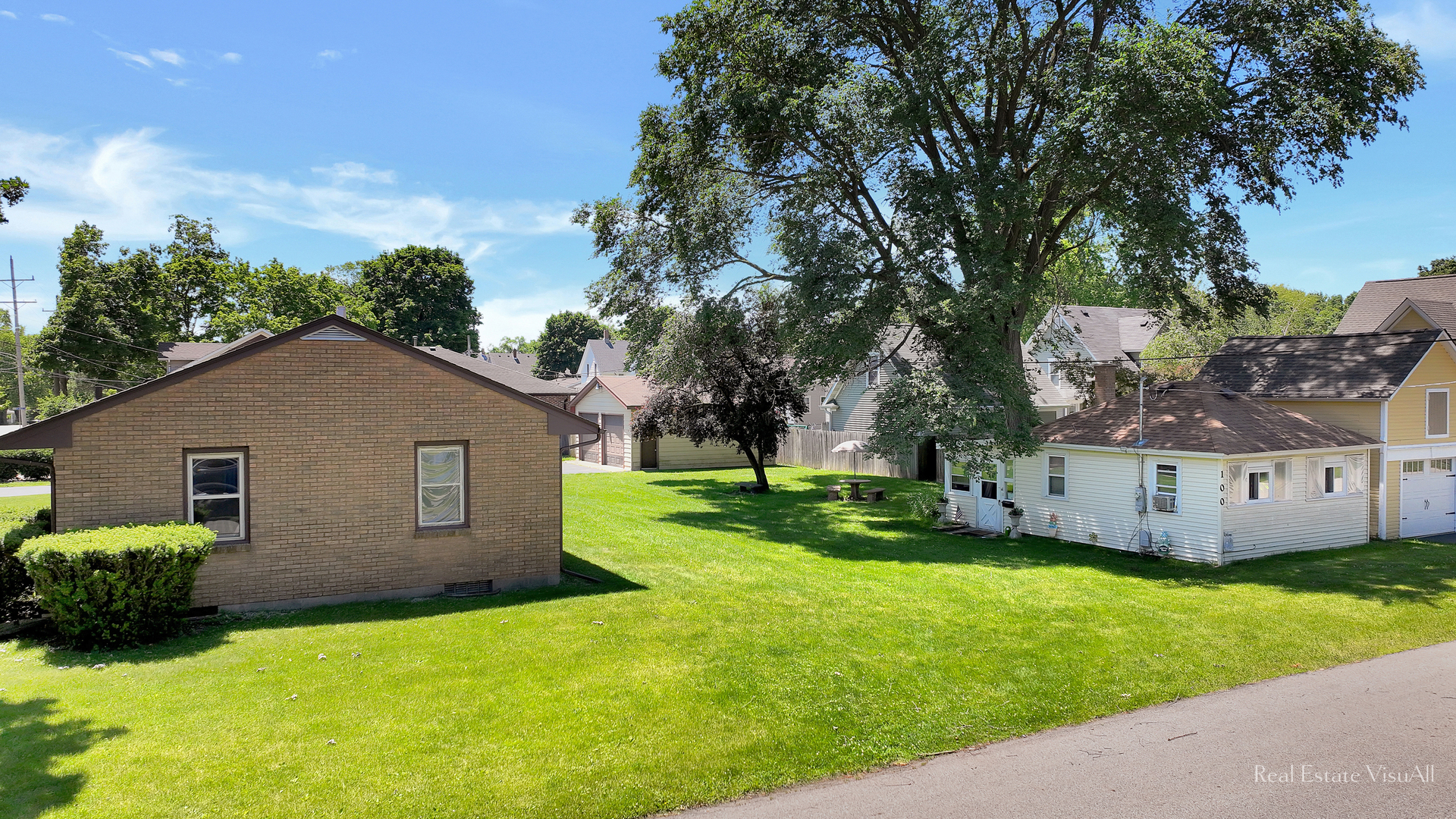 3rd image of 319 N Lord Ave, Carpentersville, IL 60110 | MLS# 12698860