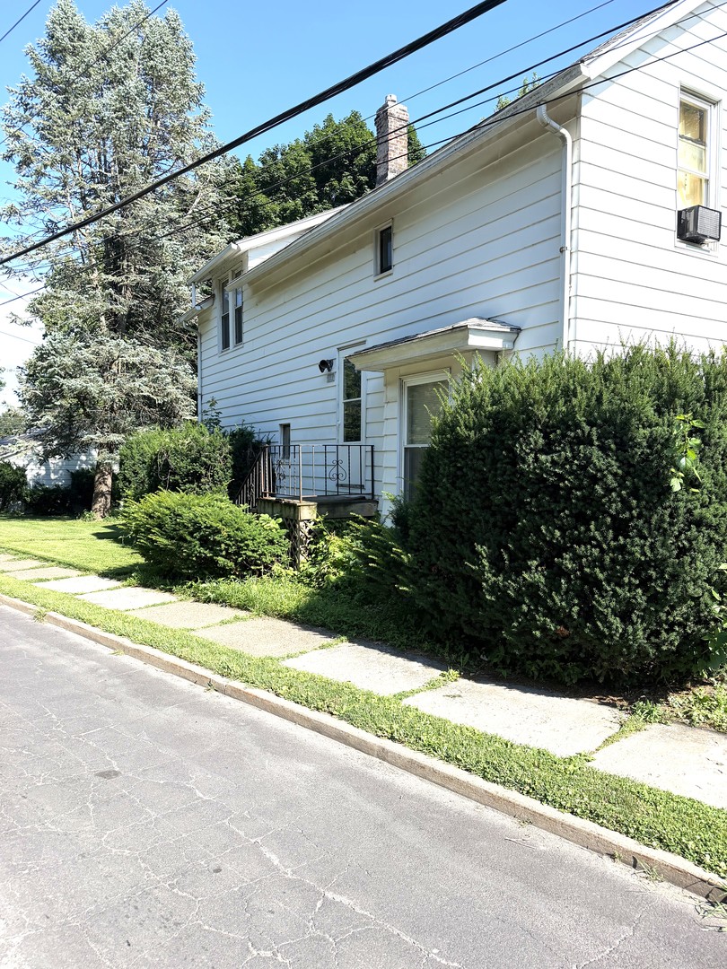 2nd image of 739 N Howell St, Davenport, IA 52802 | MLS# 12699170