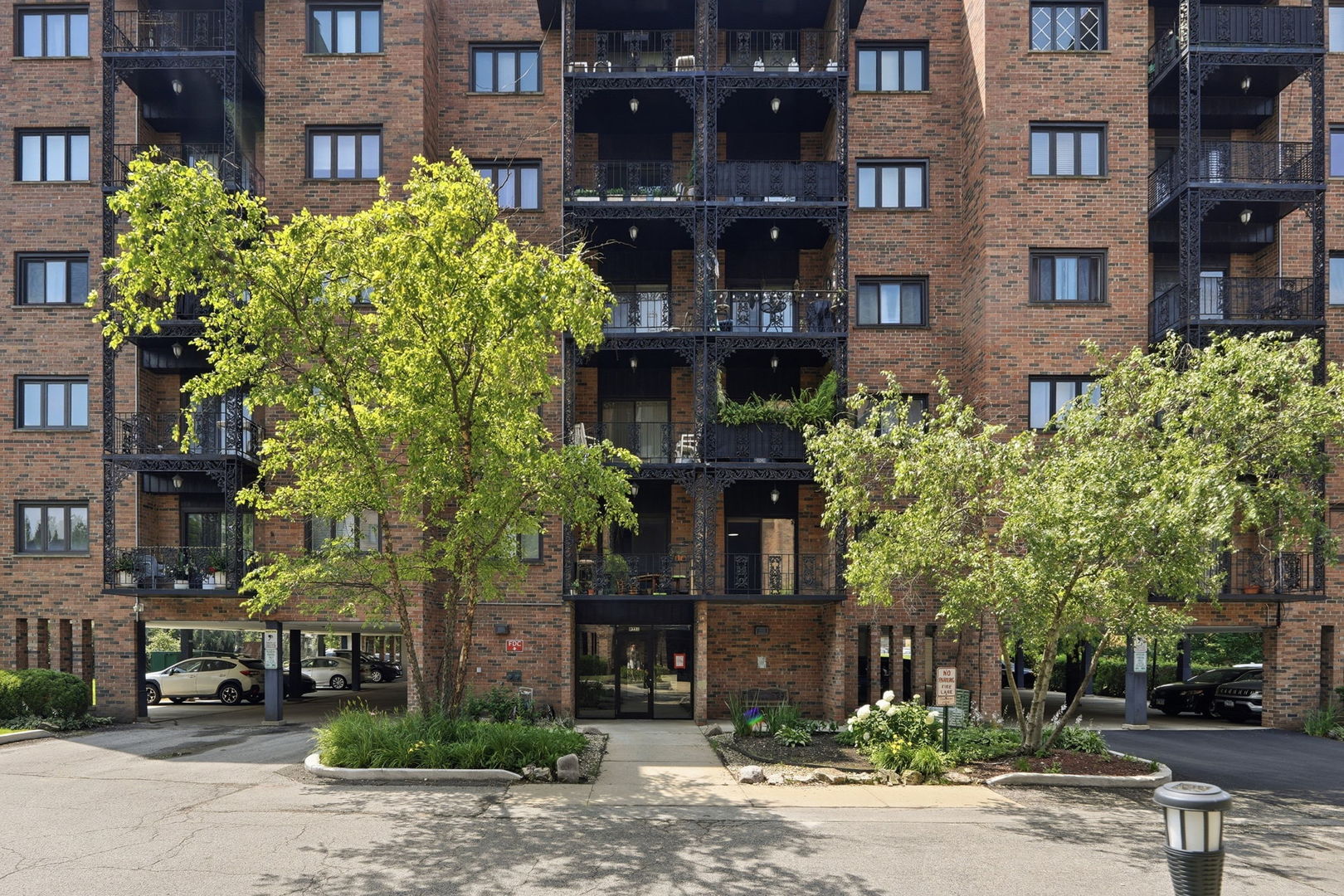 1st image of 9331 Landings Ln #305, Des Plaines, IL 60016 | MLS# 12699198