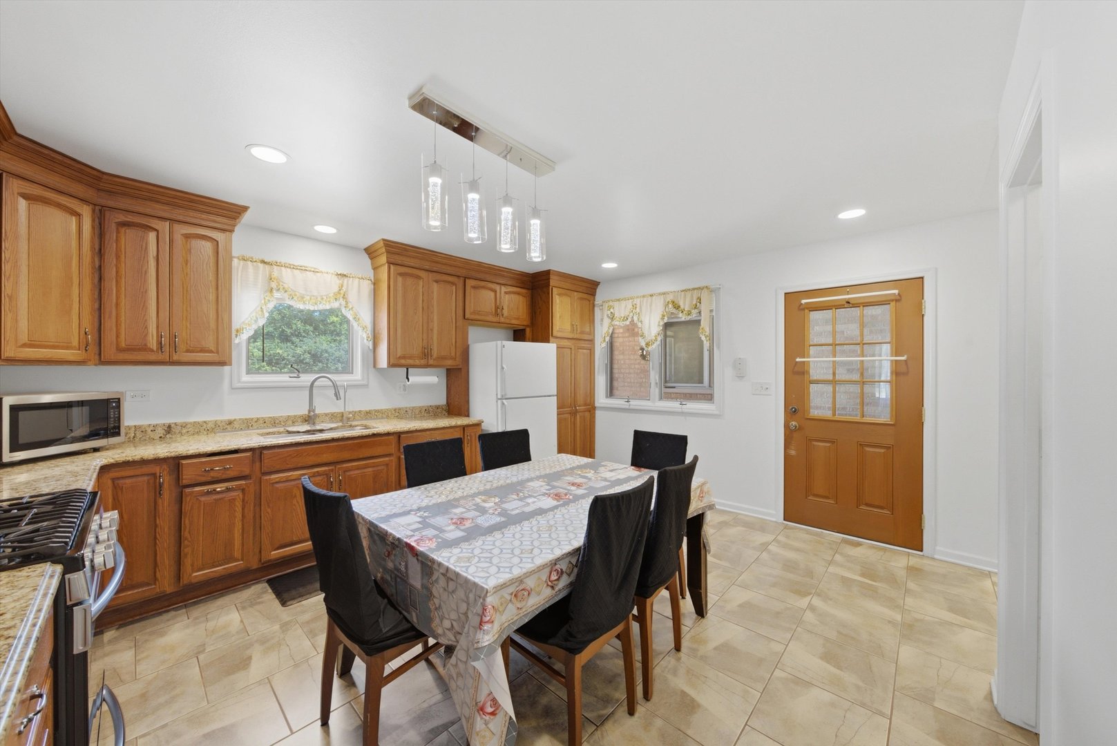 Homes for sale in Elmhurst, IL | 15w425 Victory Pkwy, Elmhurst, IL 60126 | MLS# 12699247
