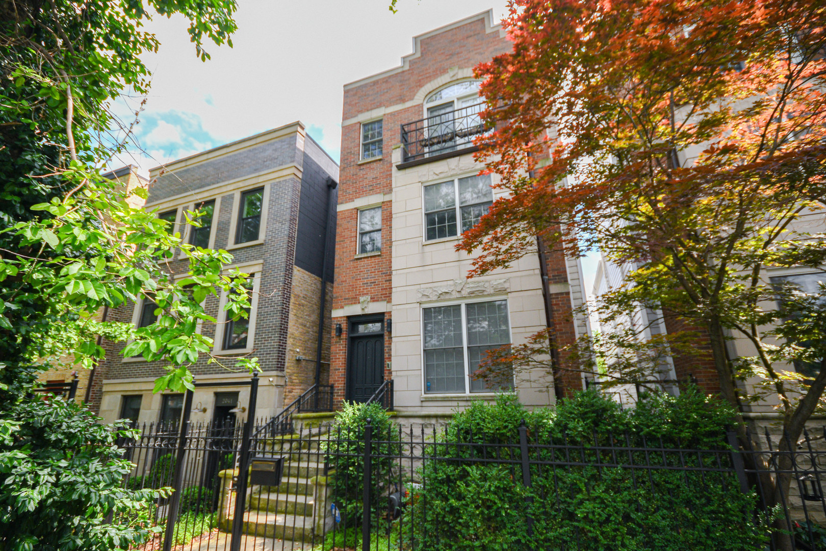 Homes for sale in Chicago, IL | 2043 W Saint Paul Ave, Chicago, IL 60647 | MLS# 12699349