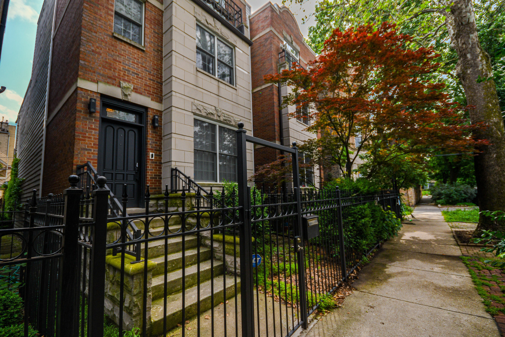 Homes for sale in Chicago, IL | 2043 W Saint Paul Ave, Chicago, IL 60647 | MLS# 12699349
