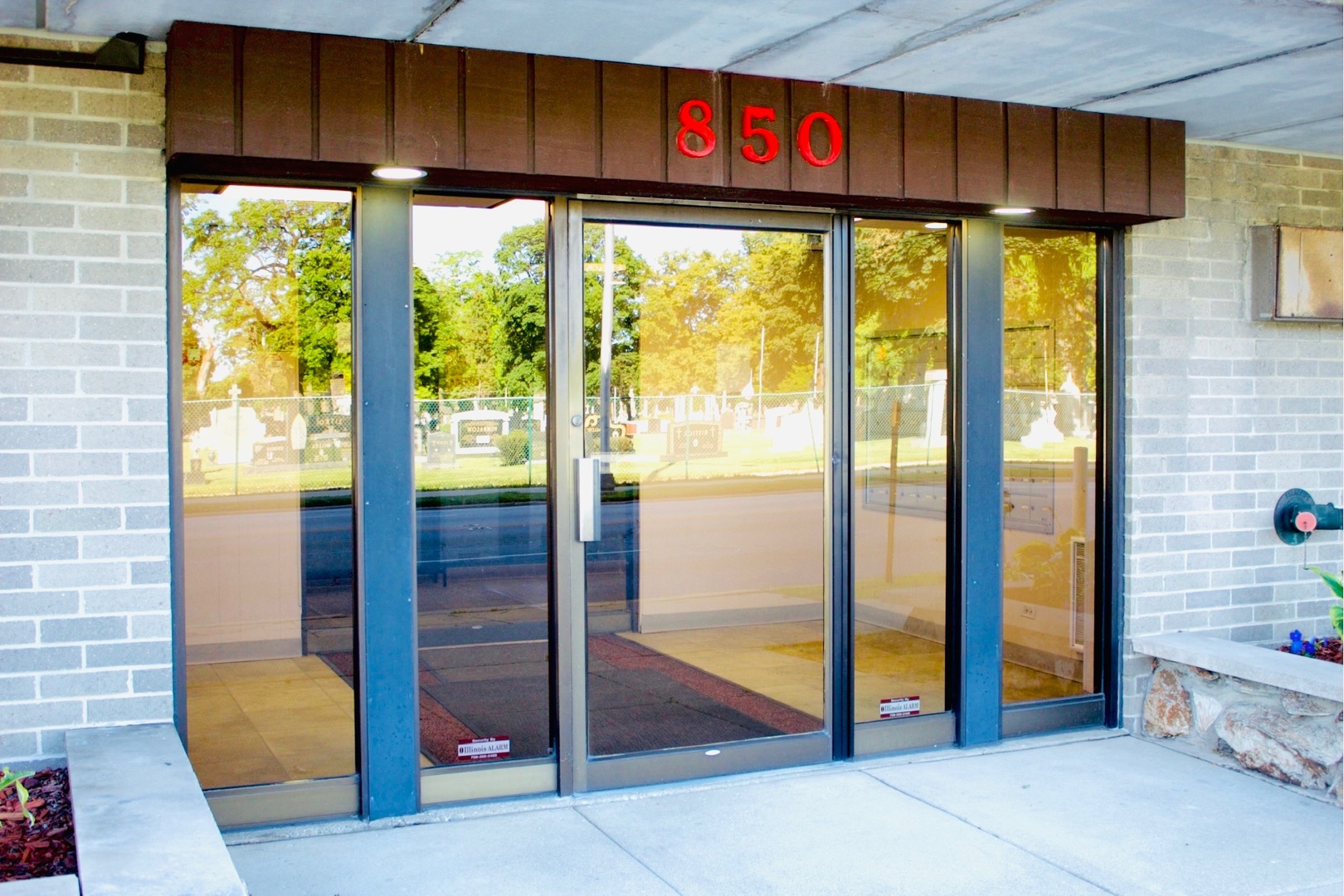 2nd image of 850 Des Plaines Ave #409, Forest Park, IL 60130 | MLS# 12699552