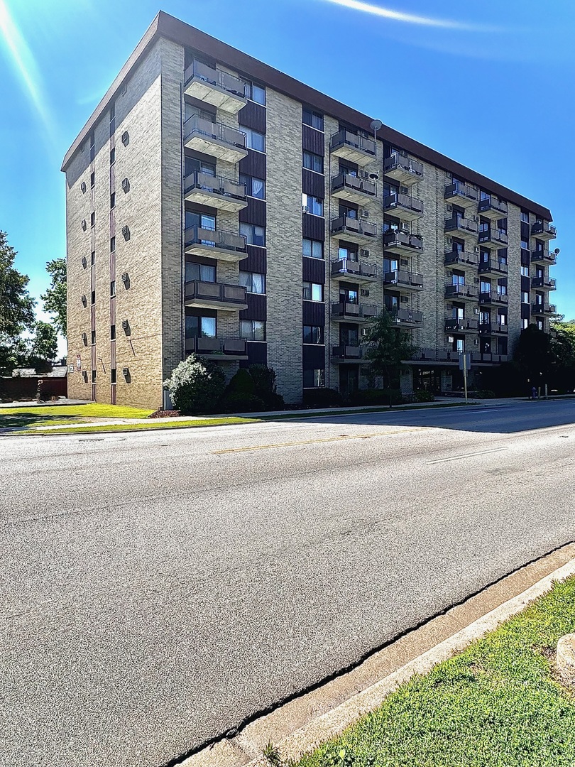 1st image of 850 Des Plaines Ave #409, Forest Park, IL 60130 | MLS# 12699552