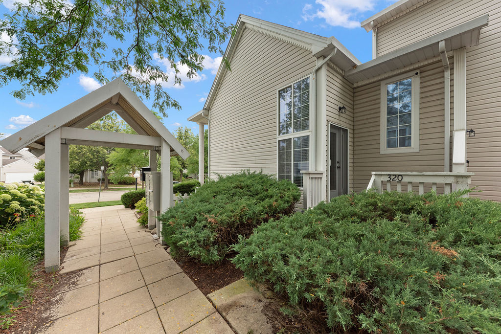 Homes for sale in Bolingbrook, IL | 320 Rosebud Ct, Bolingbrook, IL 60440 | MLS# 12699733