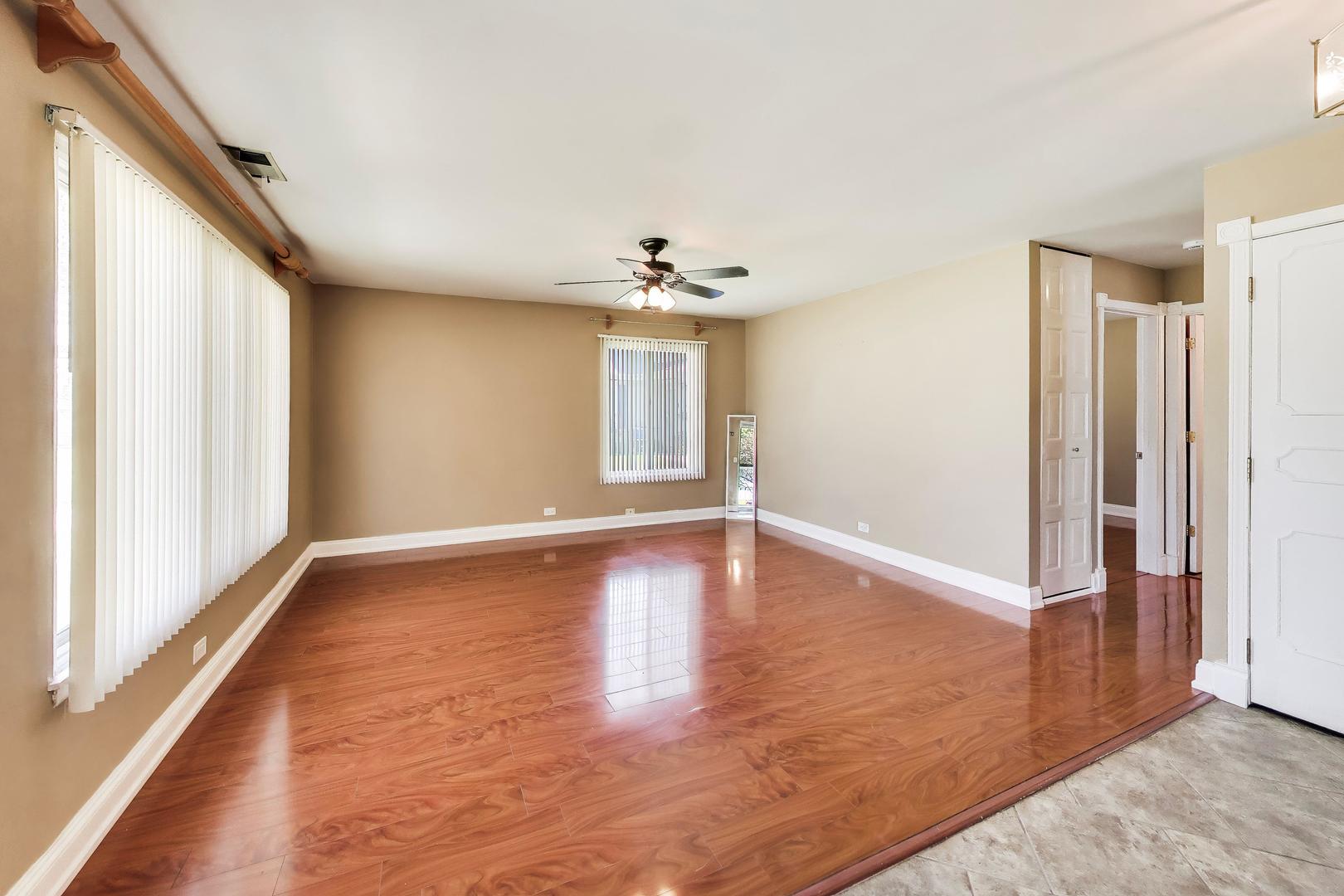 Homes for sale in Prospect Heights, IL | 1313 Cove Dr #211A, Prospect Heights, IL 60070 | MLS# 12699869