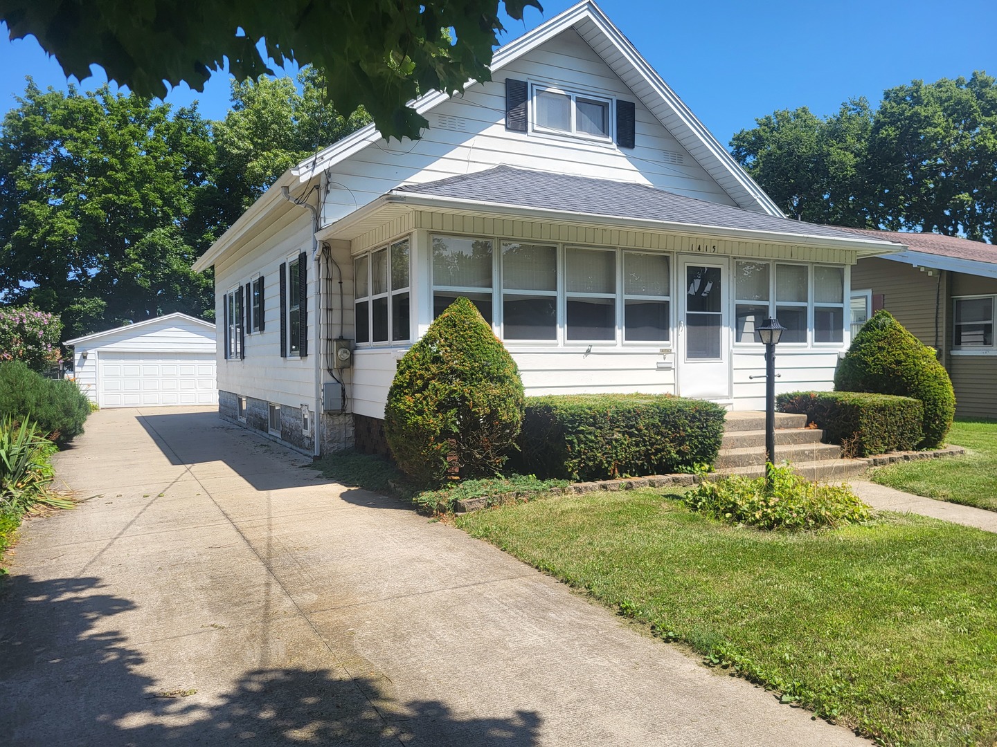 Homes for sale in Dixon, IL | 1415 W 1st St, Dixon, IL 61021 | MLS# 12699991