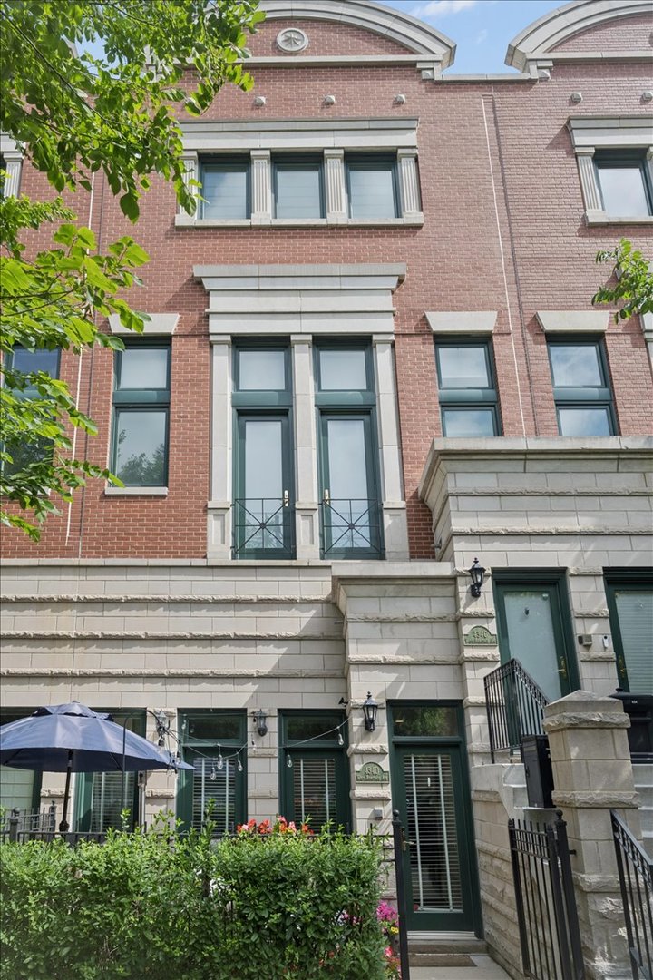 Homes for sale in Chicago, IL | 434 W Armitage Ave #D, Chicago, IL 60614 | MLS# 12700041