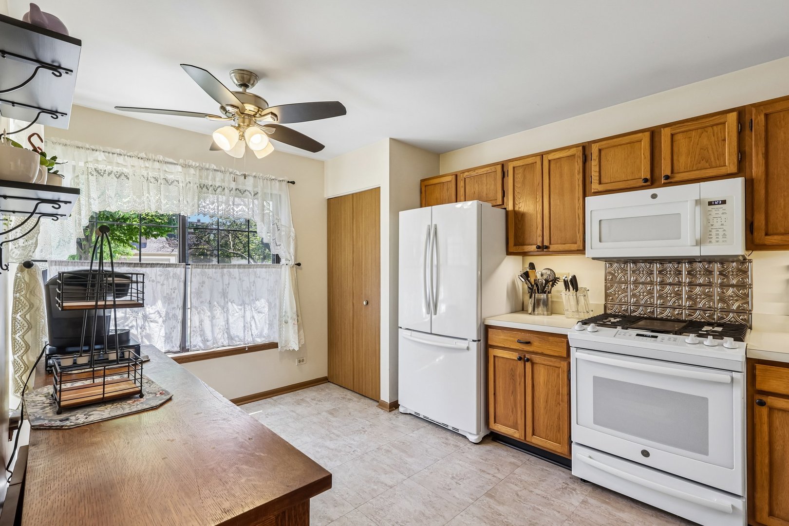 5th image of 118 Seneca Trl, Bloomingdale, IL 60108 | MLS# 12700043