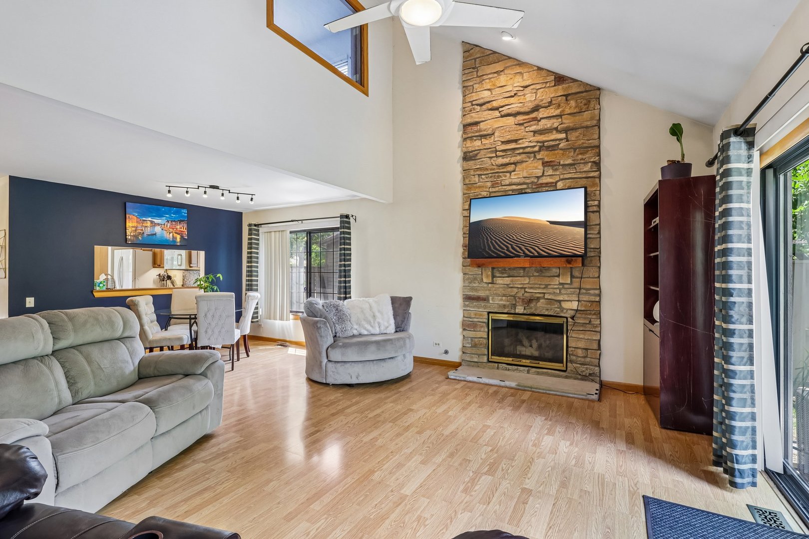 4th image of 118 Seneca Trl, Bloomingdale, IL 60108 | MLS# 12700043
