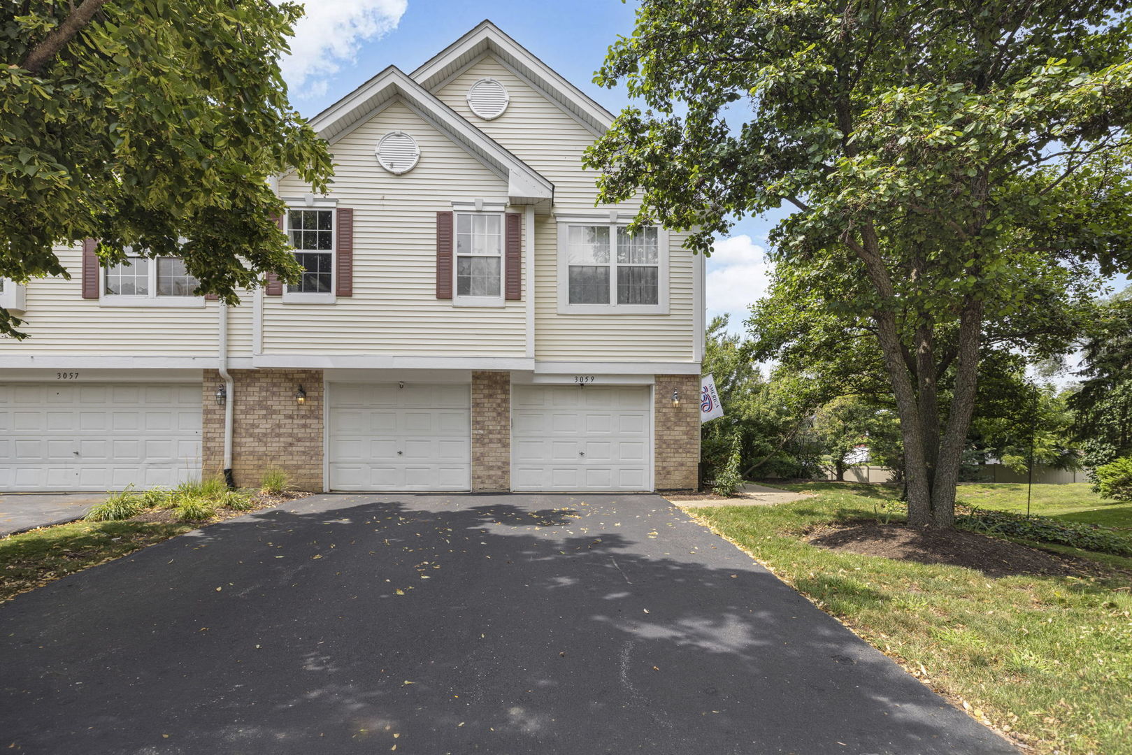 Homes for sale in Lisle, IL | 3059 Tangley Oaks Trl, Lisle, IL 60532 | MLS# 12700051