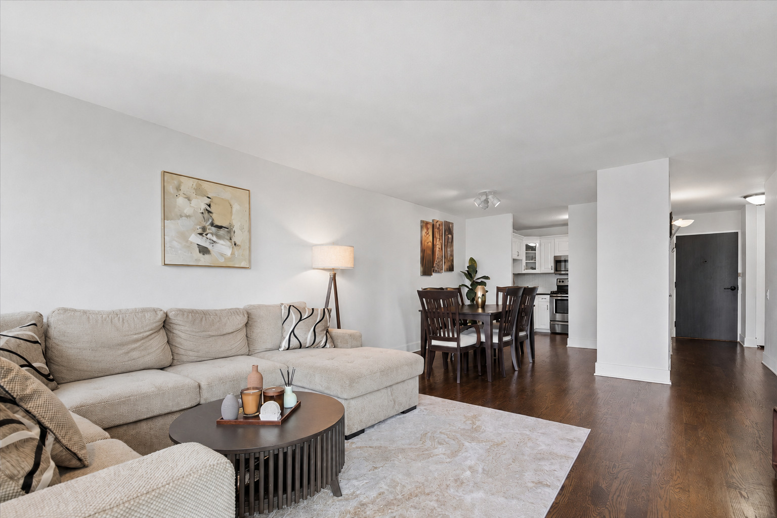 2nd image of 1030 N State St #33J, Chicago, IL 60610 | MLS# 12700096