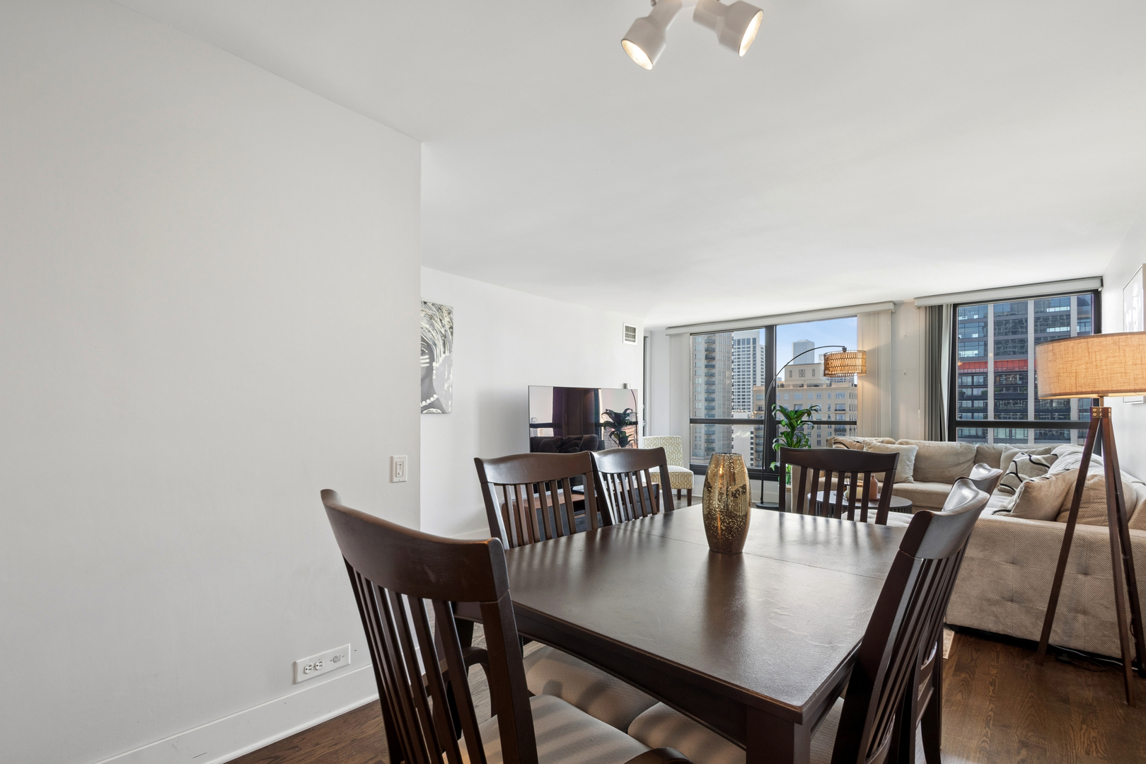 5th image of 1030 N State St #33J, Chicago, IL 60610 | MLS# 12700096